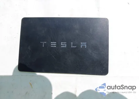 2022 Tesla Model Y Performance Dual Motor All-Wheel Drive z USA, uszkodzony, nr VIN 7SAYGDEF9NF400265